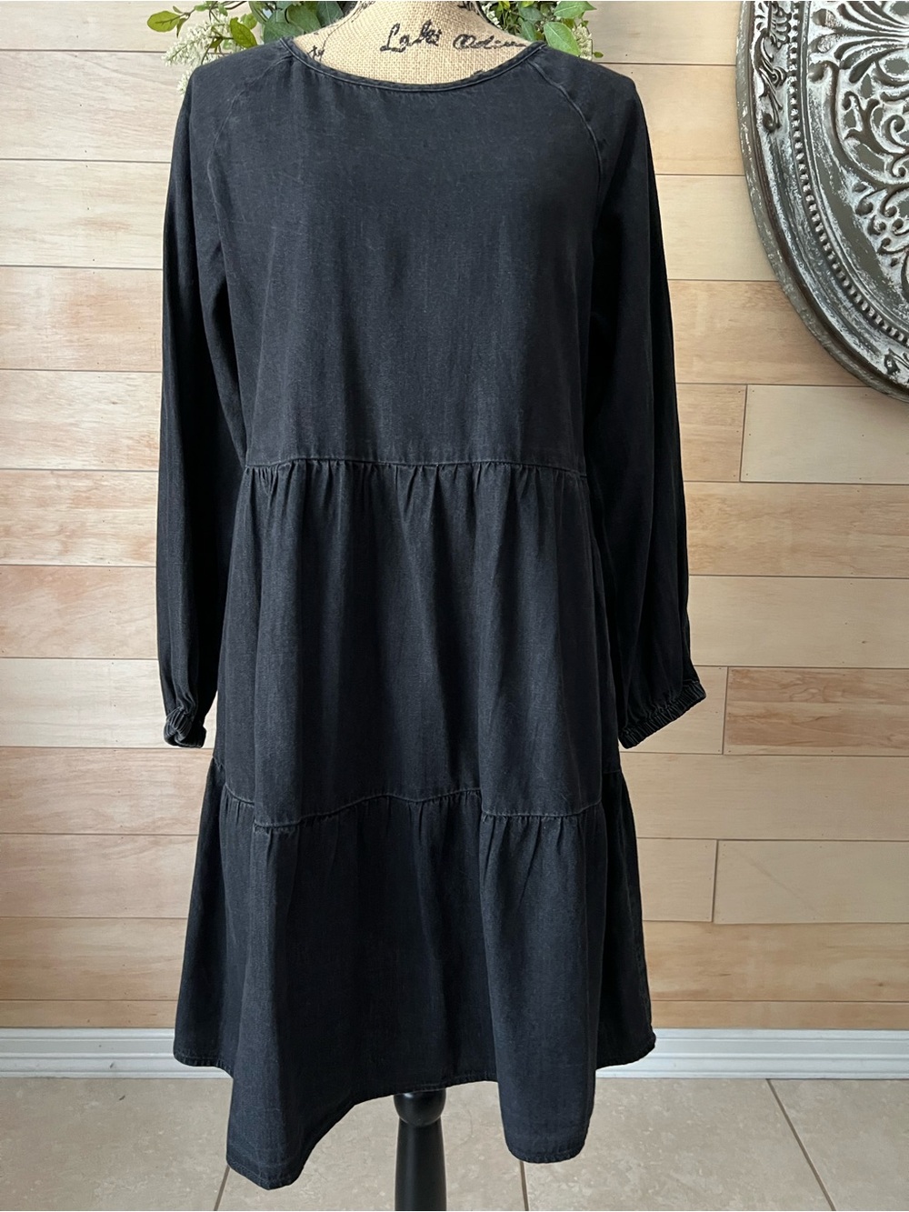 Beachlunchlounge  Black Tiered Long-Sleeve Women's Dress Size Small